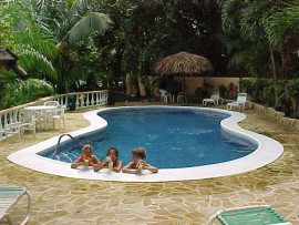 villa-romantica-pool.jpg